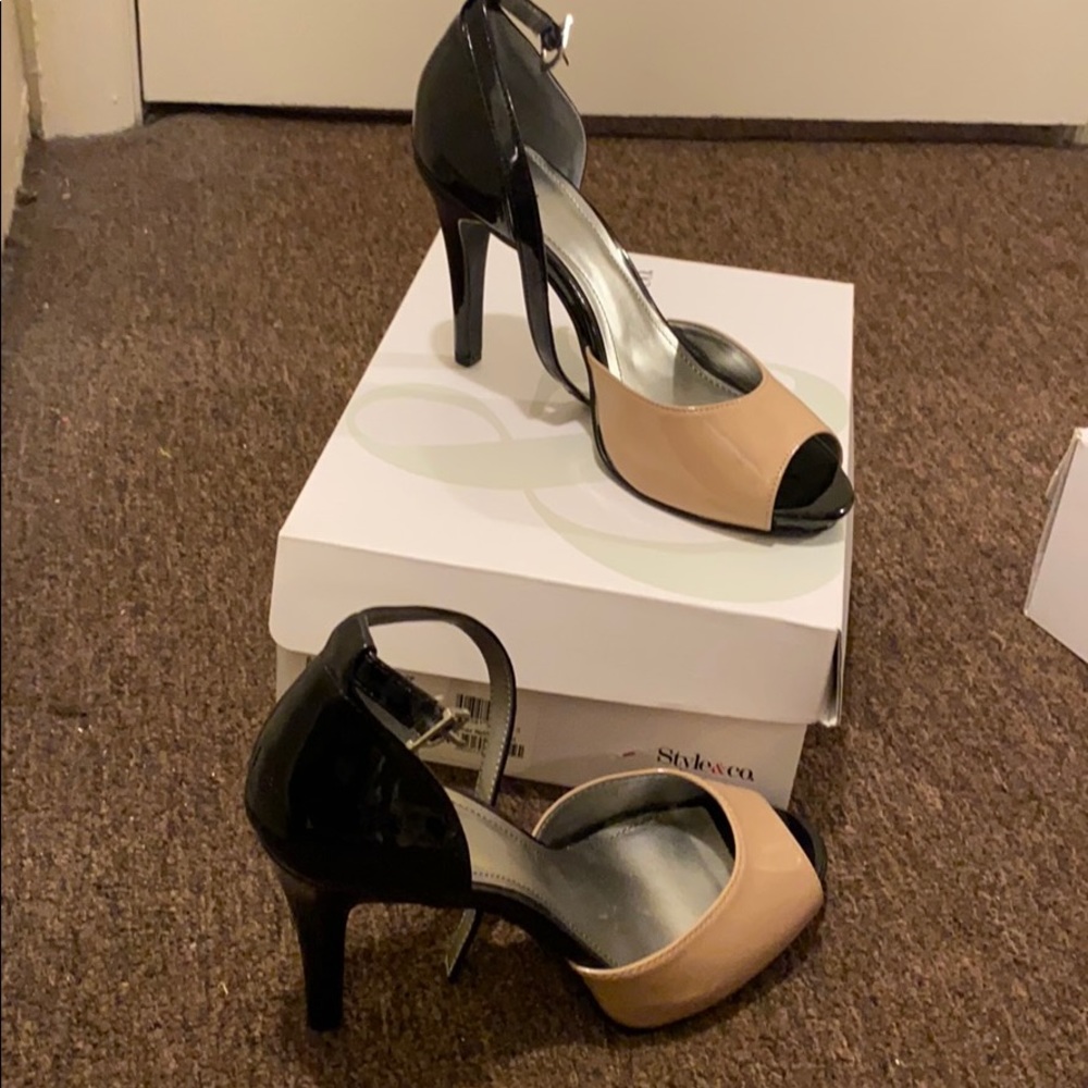 Style & Co buff and black ankle strap heel